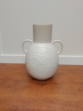 Disney Store Home Collection Mickey Mouse Icon Vase 8 Tall In Mint Condition